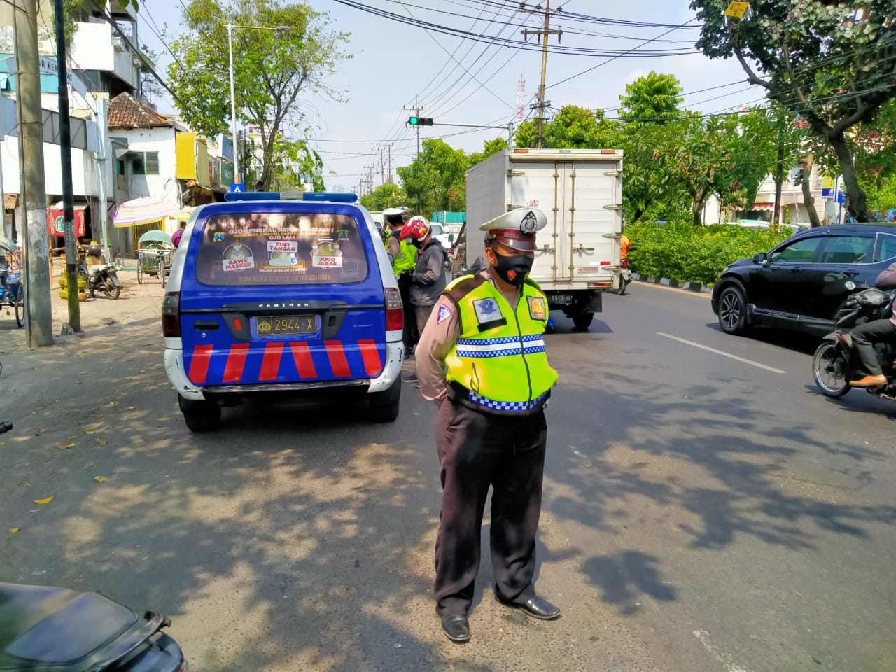 Tegas dan Humanis Kanit Lantas Polsek Tegalsari Tilang Pelanggar Lalulintas