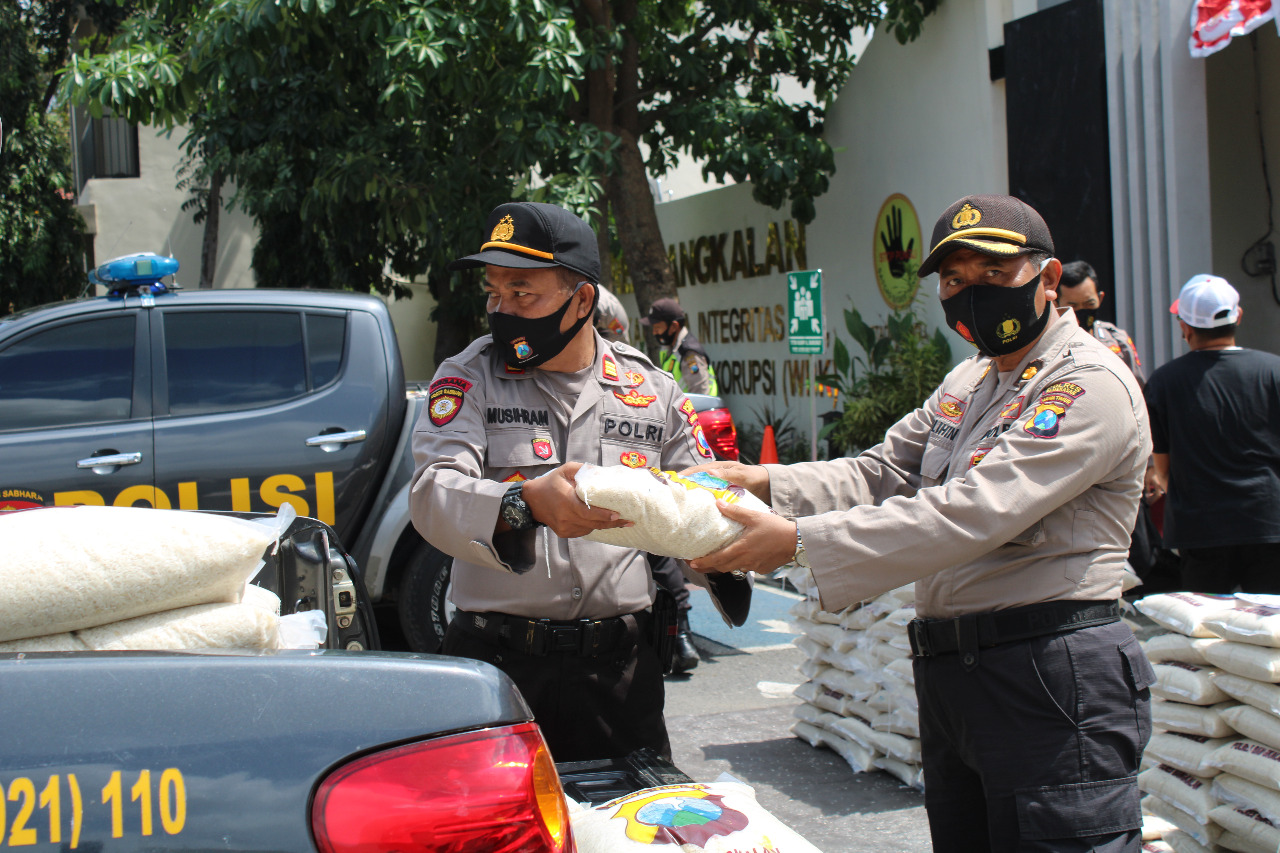 Door to Door Polres Bangkalan Distribusikan 2000 Sembako