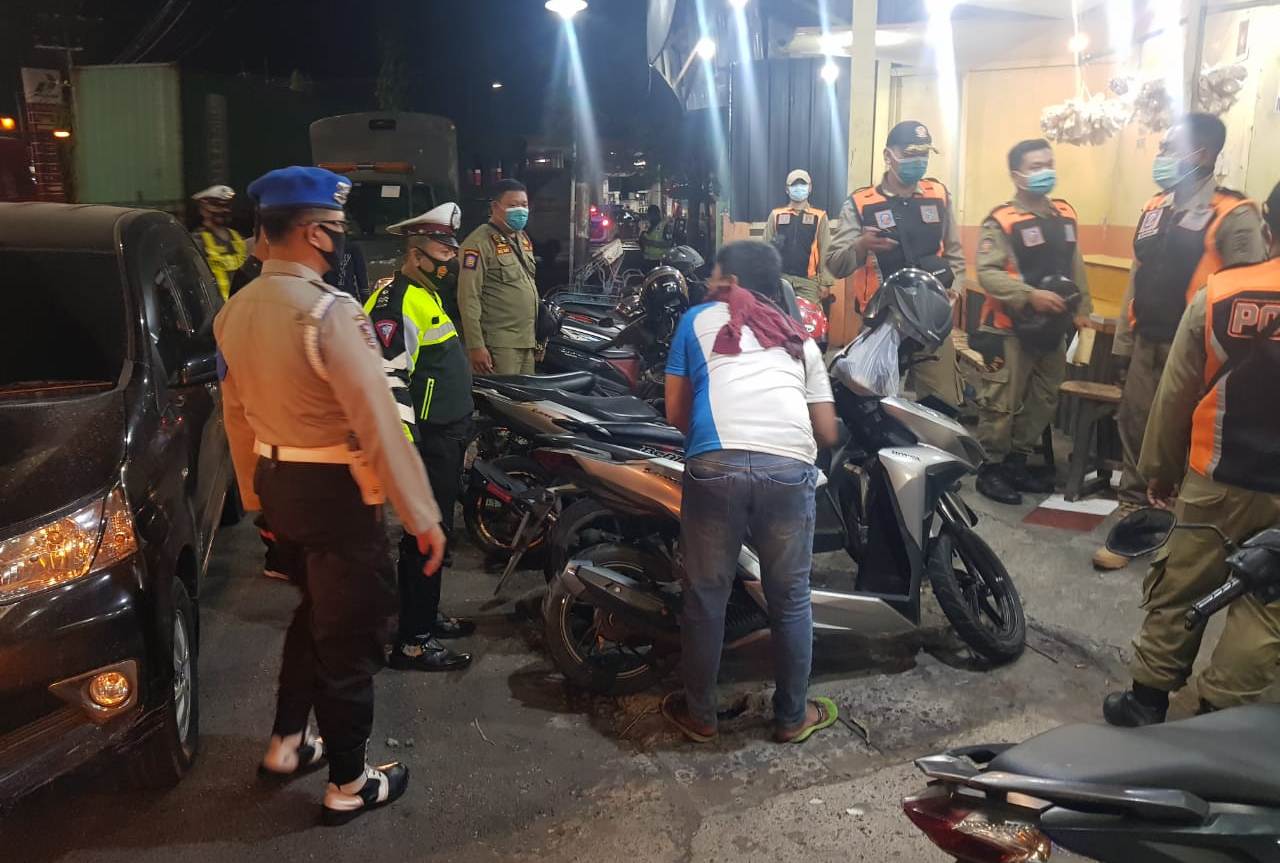 Patroli Skala Besar Polres Pelabuhan Tg Perak Dipimpin Kanit Turjawali Satsabhara