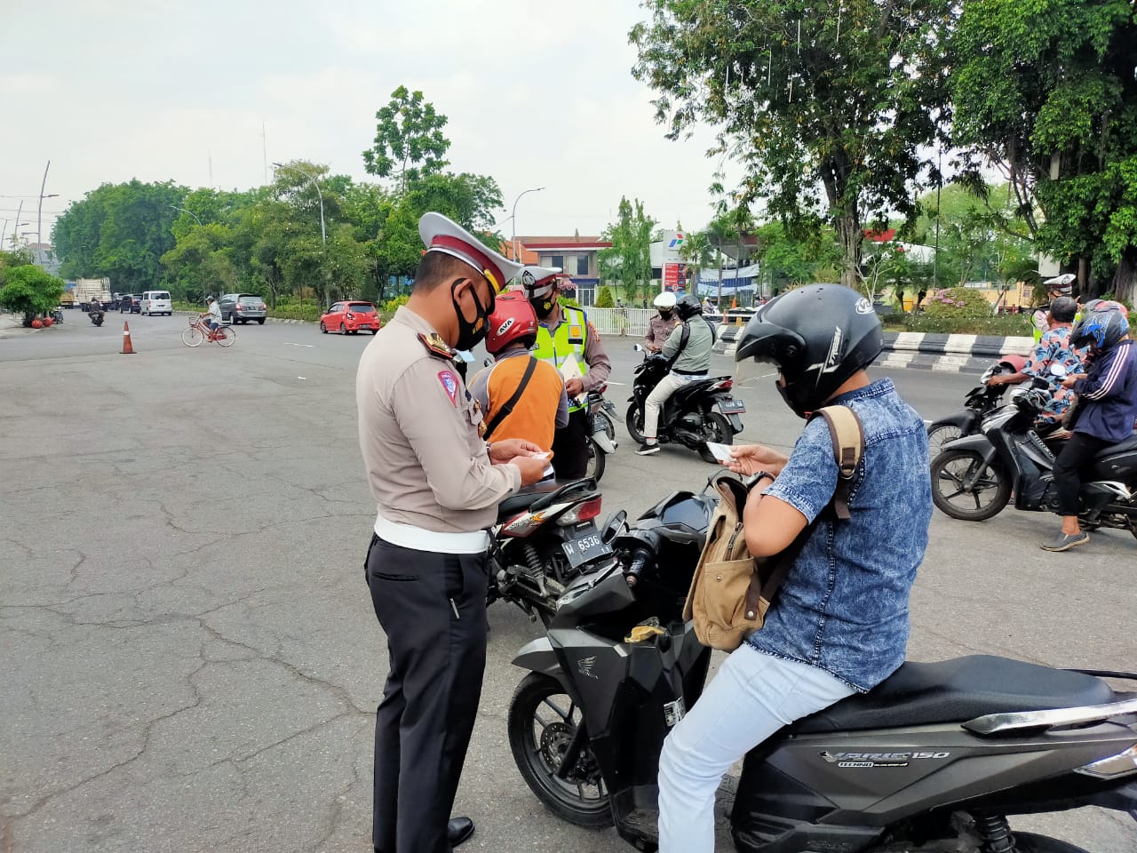 Kasat Lantas Polres Pelabuhan Tg Perak Juga Pimpin Ops Lantas Tertib Tangguh Semeru di Suramadu