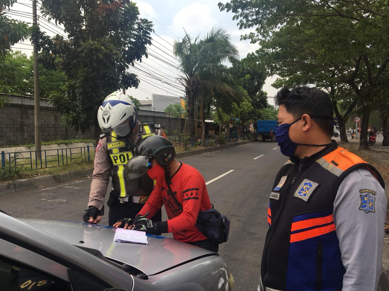 Satlantas Gelar Operasi Protokol Kesehatan di Perak Timur