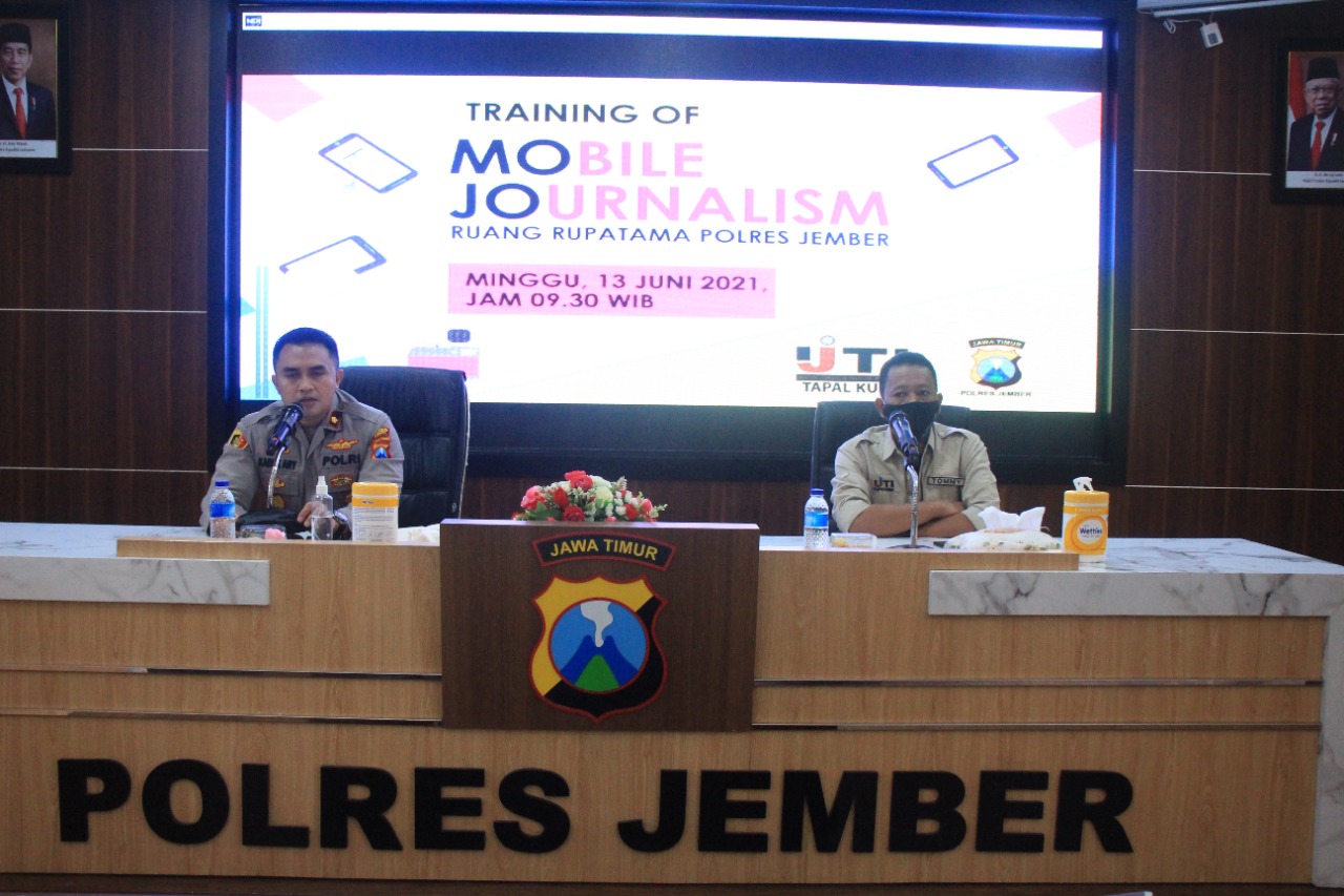 Mobile Journalism Tingkatkan Kemampuan Anggota Polres Jember