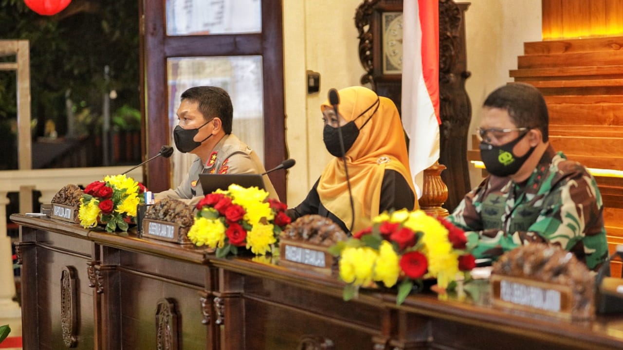 Rapat Koordinasi Forkopimda Jatim Bahas Penerapan PPKM Mikro