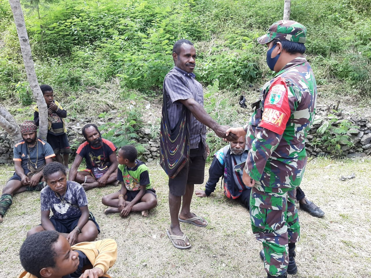 Silaturahmi Babinsa Posramil Tinginambut Dengan Tokoh Agama Bina Kerukunan Masyarakat