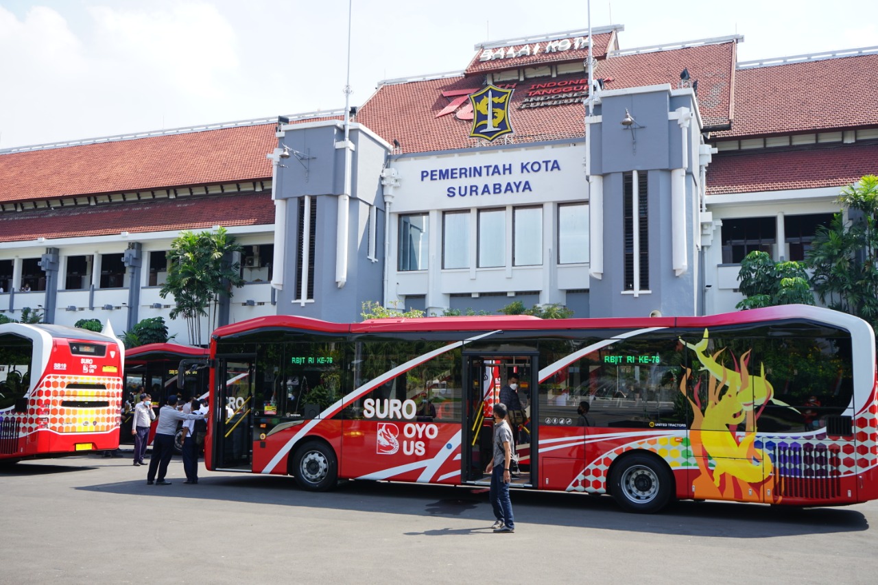 Walikota Surabaya Didampingi Kapolres Pelabuhan Tanjung Perak Resmikan Unit Baru ‘Suroboyo Bus’