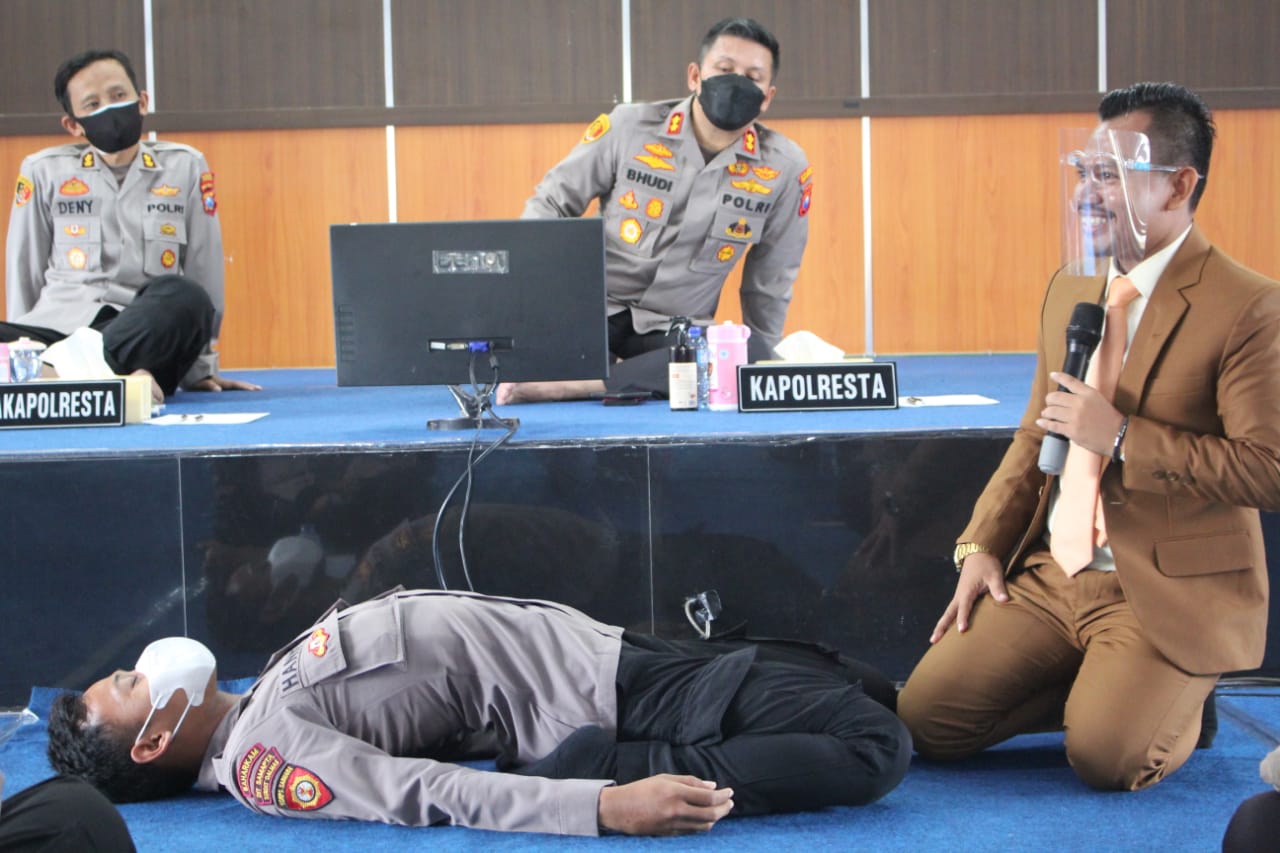 Revolusi Mental Berbasis Presisi, Kapolresta Malang Kota Recharge “Baterai” Hati Anggotanya