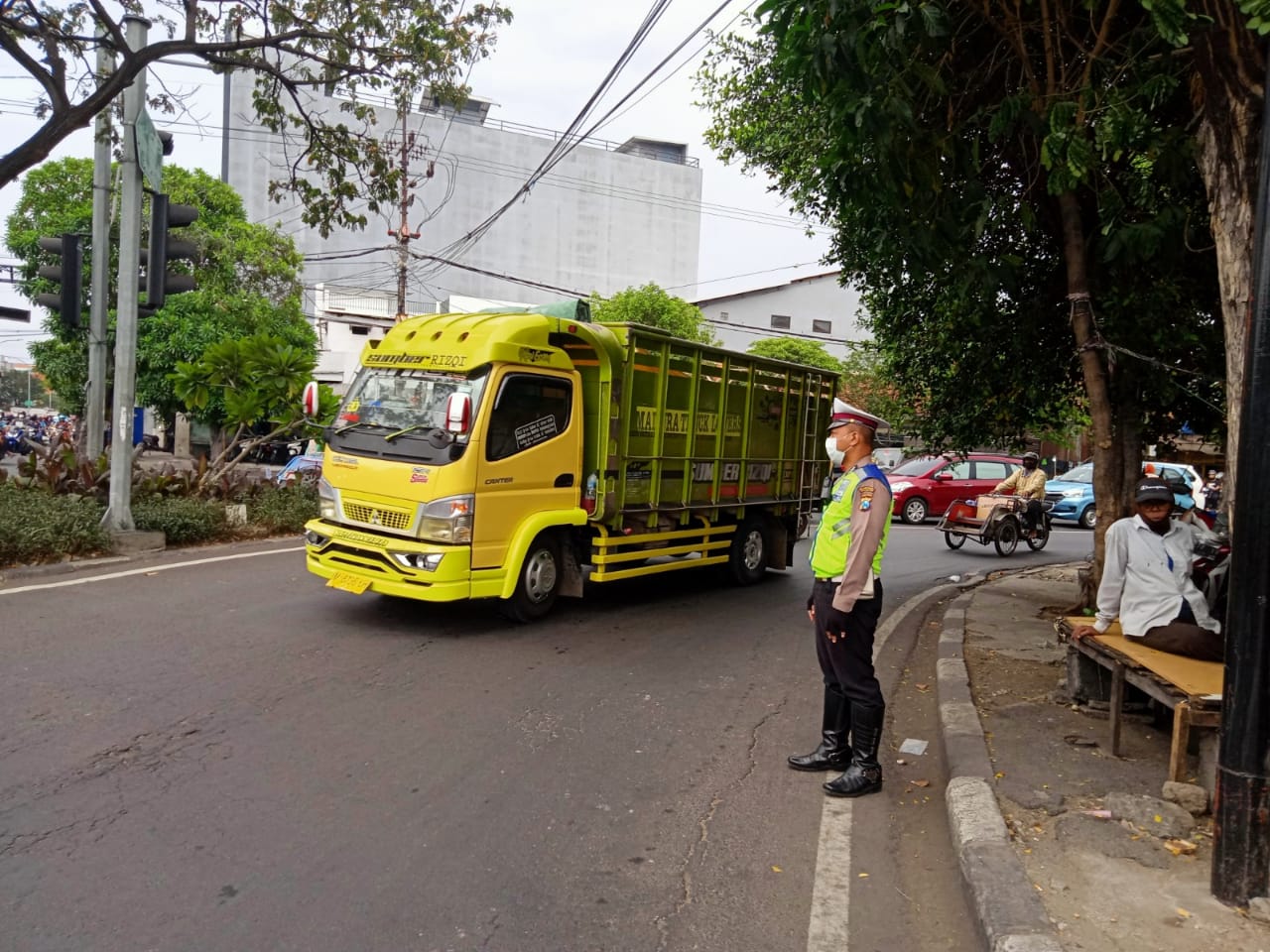 Pengaduan Masyarakat di Medsos Langsung Ditanggapi Kanit Lantas Polsek Simokerto