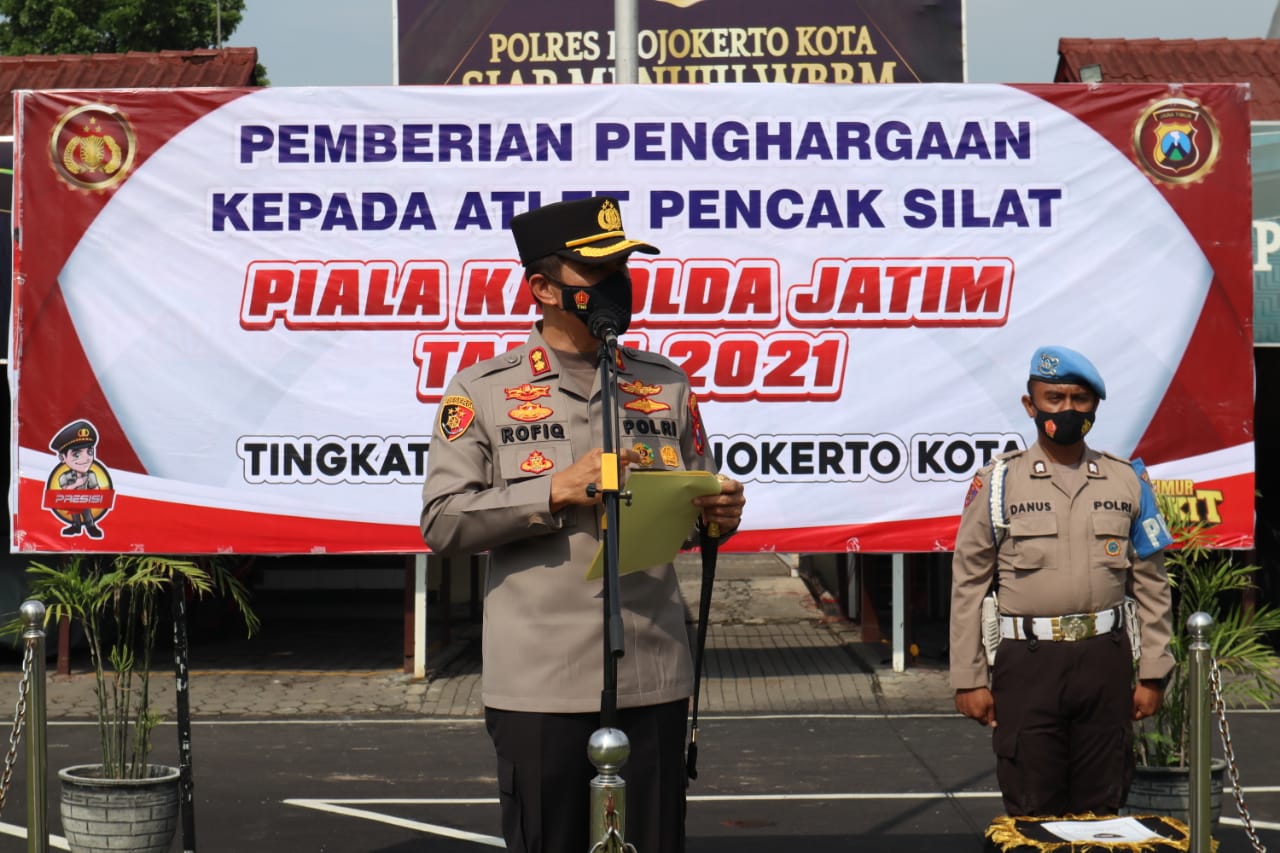 Atlet Pencak Silat “Piala Kapolda Jatim” Diberi Penghargaan oleh Kapolresta Mojokerto