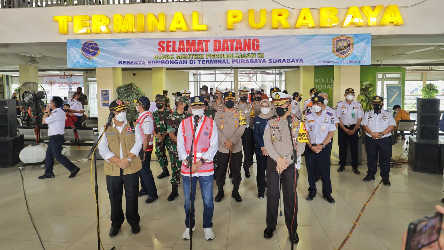 Lokasi Bandara, Karantina dan Terminal Dicek Menhub dan Kakorlantas Polri Didampingi Forkopimda Jatim