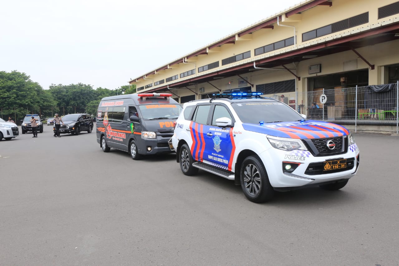 Kepulangan Jenazah Korban Kapal Tenggelam Diantar Polda Jatim Hingga Ke Lumajang