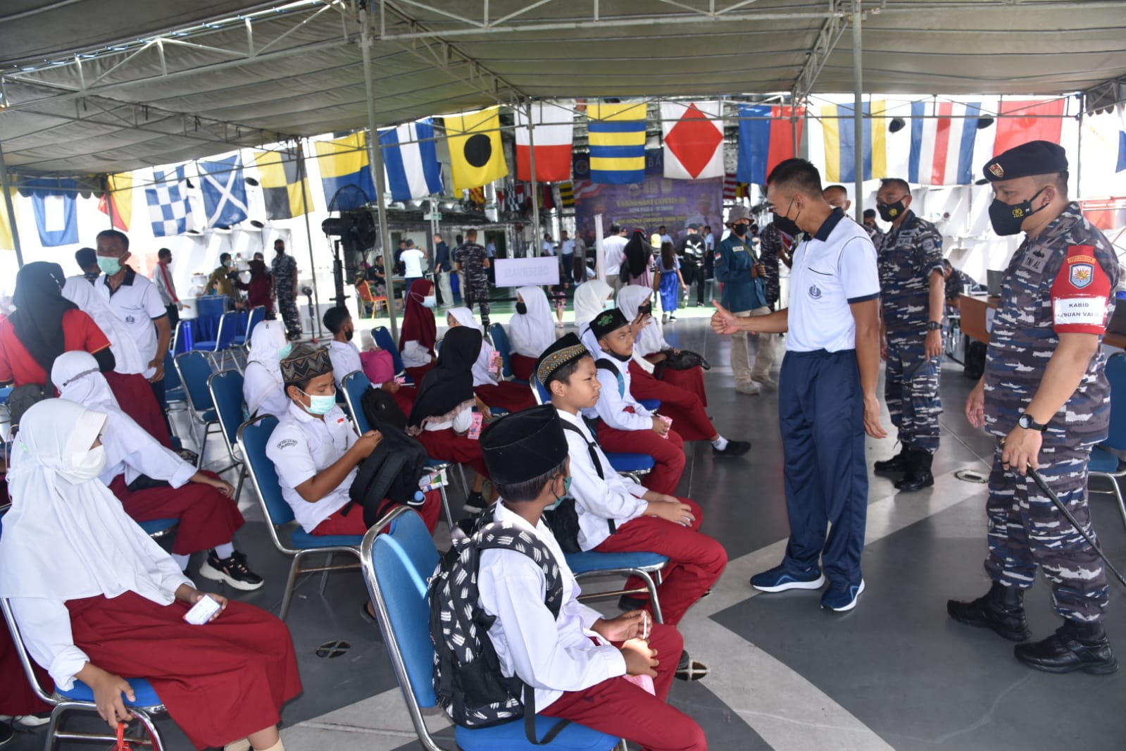 Hari Ke-2 Vaksinasi Covid-19 TNI AL Koarmada II Di Kota Semarang Masih Dipadati Peserta