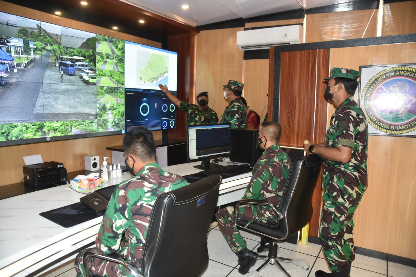 Kasal Didampingi Pangkoarmada II Tinjau Command Center CCTV Milik Arsenal