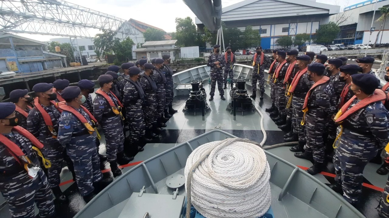 Pertahankan Kemampuan Tempur, Prajurit KRI Sampari-628 Laksanakan Uji Glagaspur Tingkat 2