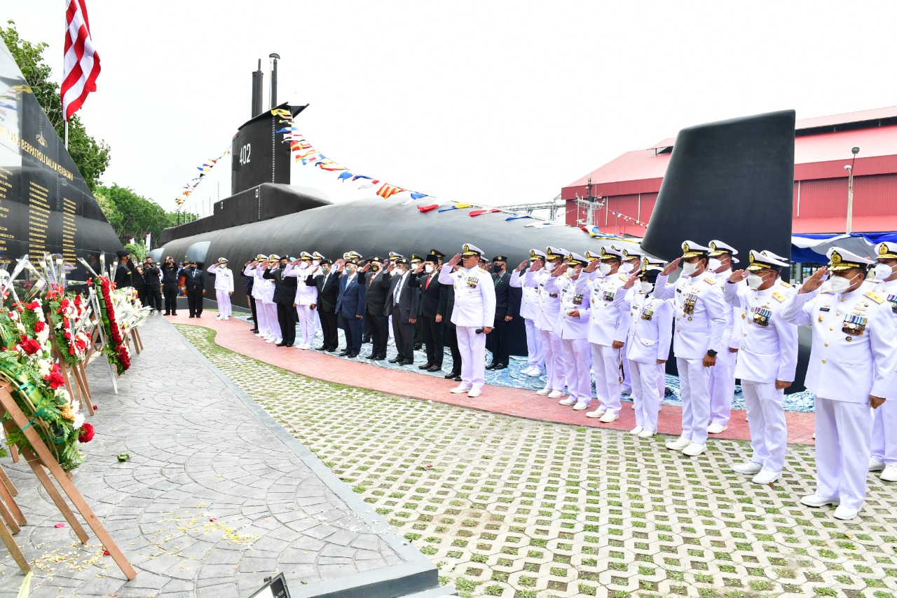 Diperingati Setiap 15 Januari, Hari Dharma Samudera Berjalan Khidmat Di Atas Geladak KRI dr. Wahidin Sudirohusodo-991