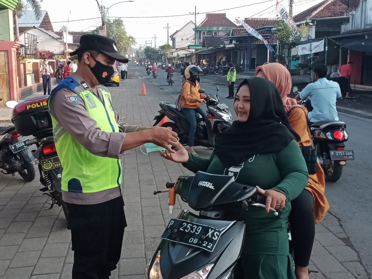 Pamor Keris dan Swab Antigen Polresta Banyuwangi Upaya Mencegah Covid-19