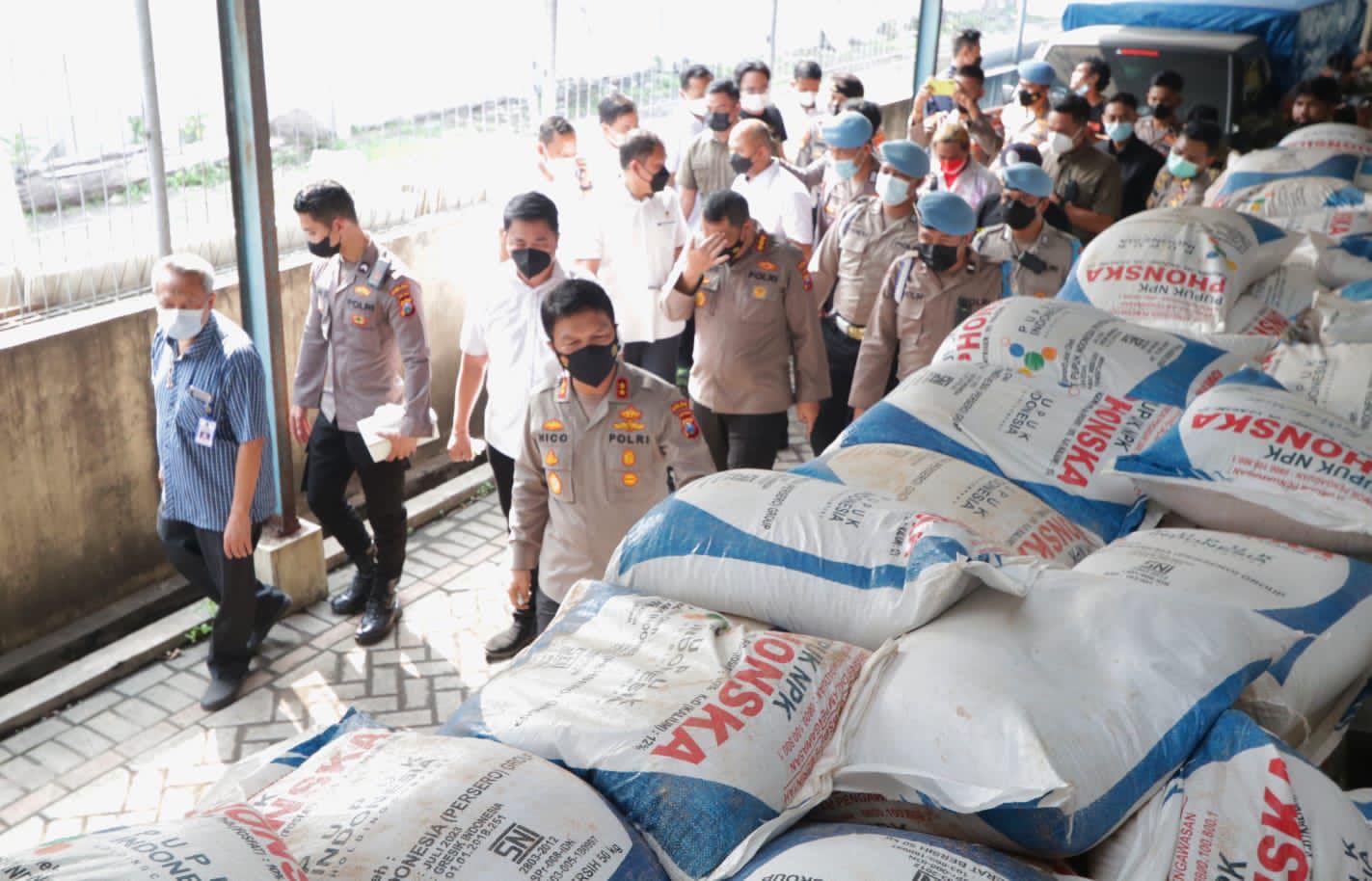 Polda Jatim Bongkar Penyalahgunaan Pupuk Subsidi dan Menyita 279,45 Ton Barang Bukti