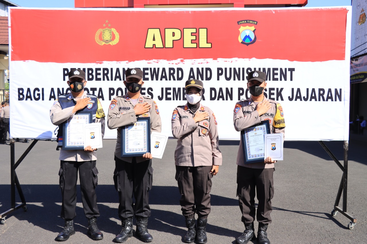 Aksi Heroik Bhabinkamtibmas Selamatkan Warga yang Hendak Bunuh Diri Berbuah Penghargaan