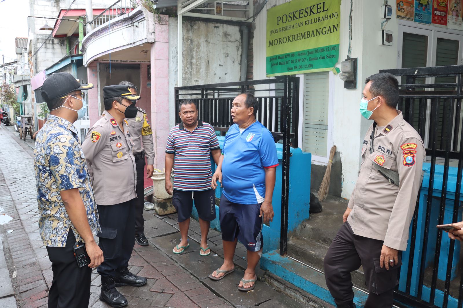 Polres Pelabuhan Tanjung Perak Lakukan Mitigasi Bencana Banjir Rob