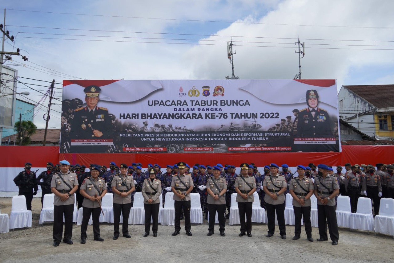 Jelang Puncak HUT Bhayangkara 1 Juli, Dirpolairud Polda Kalteng Hadiri Upacara Tabur Bunga