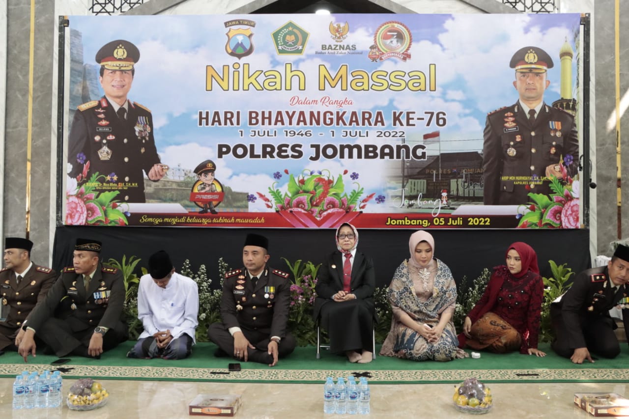 Fasilitasi Warga Pra Sejahtera, Polres Jombang Gelar Nikah Massal