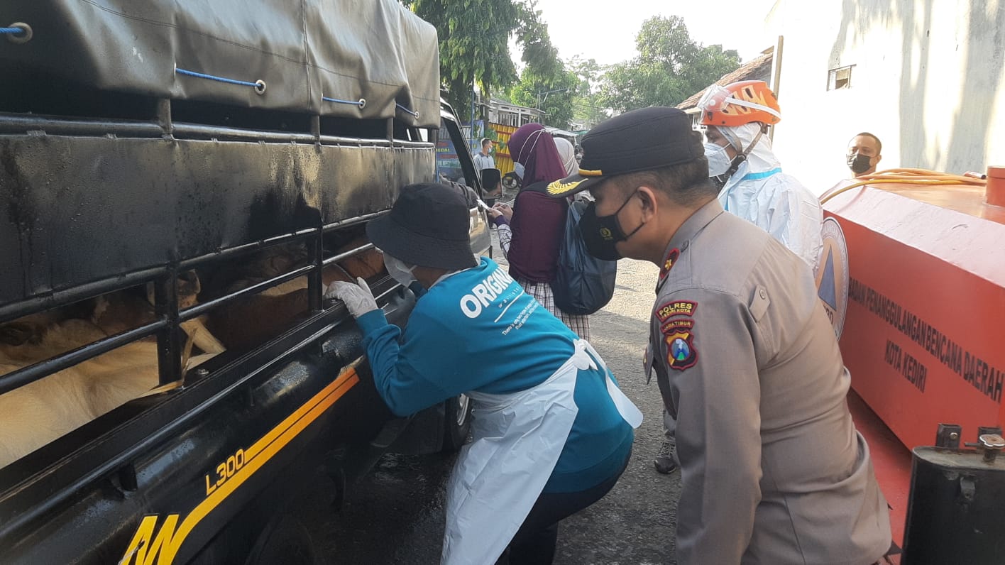 Pasar Hewan PD Joyoboyo Kota Kediri Telah Dibuka Polisi Lakukan Pengawasan