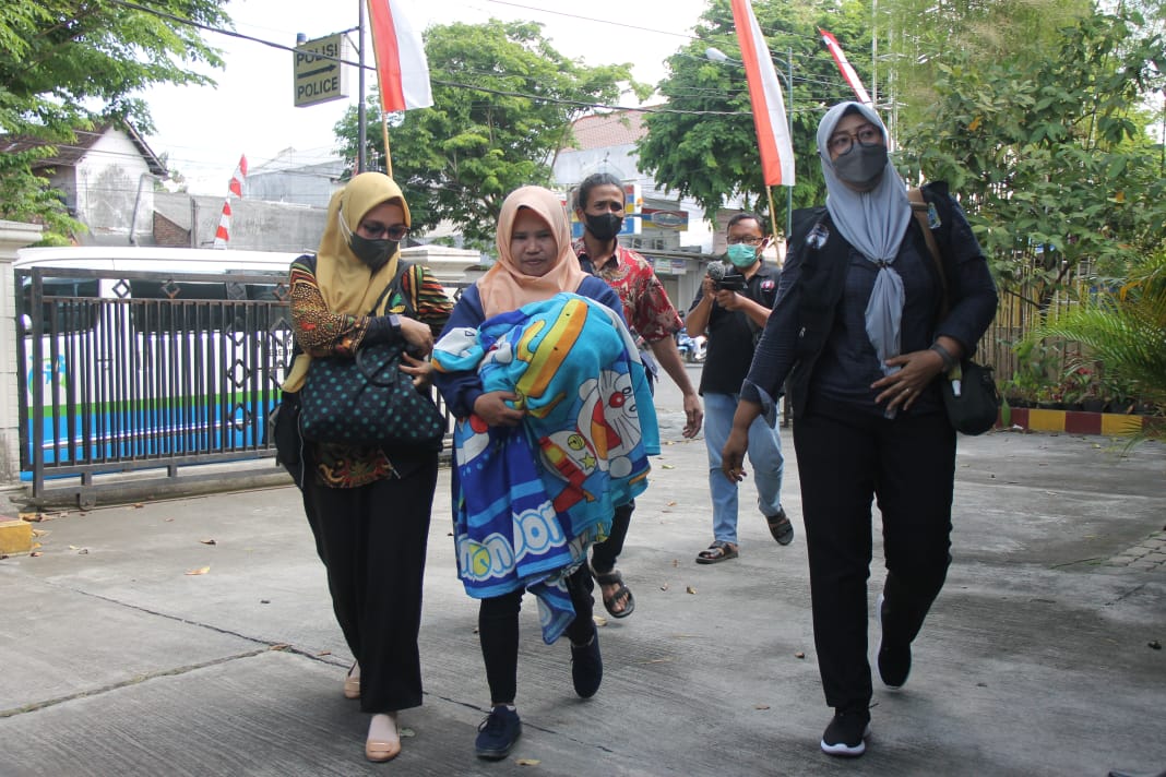 Satgas PPA Polres Tulungagung Fasilitasi Penyerahan Bayi yang Ditemukan di Depan RSUD Campurdarat