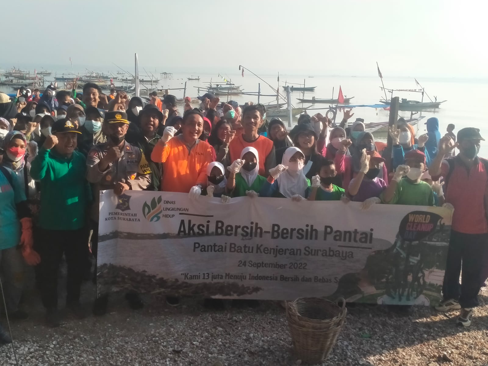 World Cleanup Day 2022, Polres Tanjung Perak Surabaya Bersih – bersih di Pantai Kenjeran