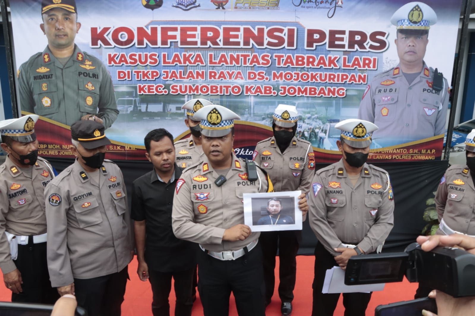 Tabrak Lari di Jombang, Sopir Truk Gandeng Ditangkap di Mojokerto