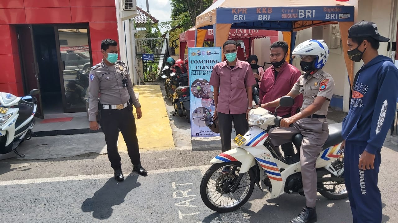 Satlantas Polres Bangkalan, Berikan Pelatihan Singkat dan Gratis Bagi Pemohon SIM Yang Tidak Lulus Ujian Praktik