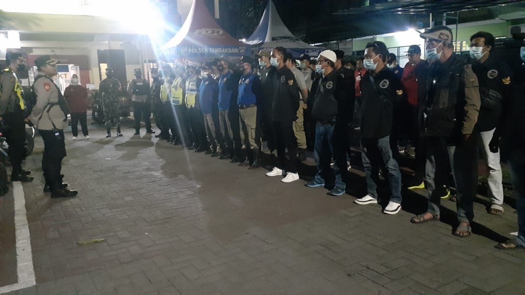 Kapolsek Tambaksari Pimpin Langsung Patroli Skala Besar di Malam Minggu