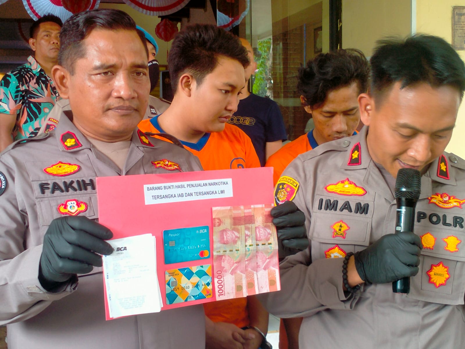 Transaksi Narkoba Didalam Kost, Dua Pemuda di Surabaya Ditangkap Polisi