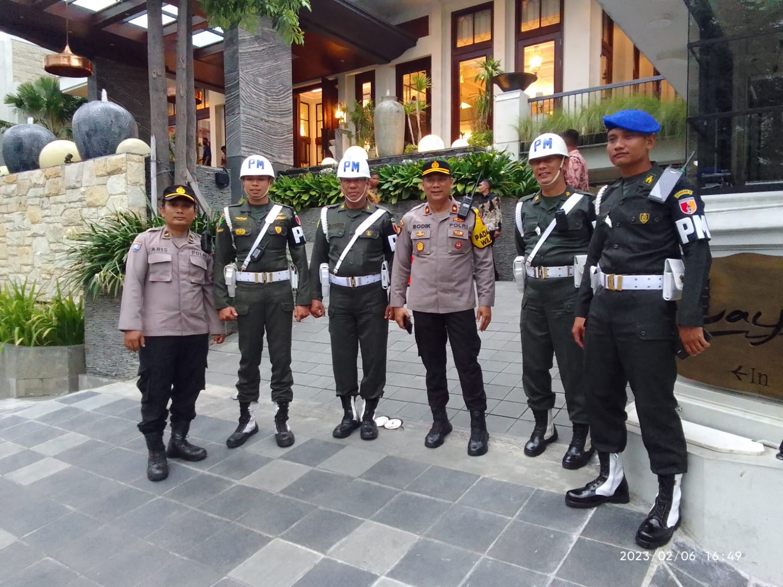 Kolaborasi Kapolsek Gubeng dan Letkol Arh Iwan Hermaya PAM Jalur RI di Wilayah Manyar