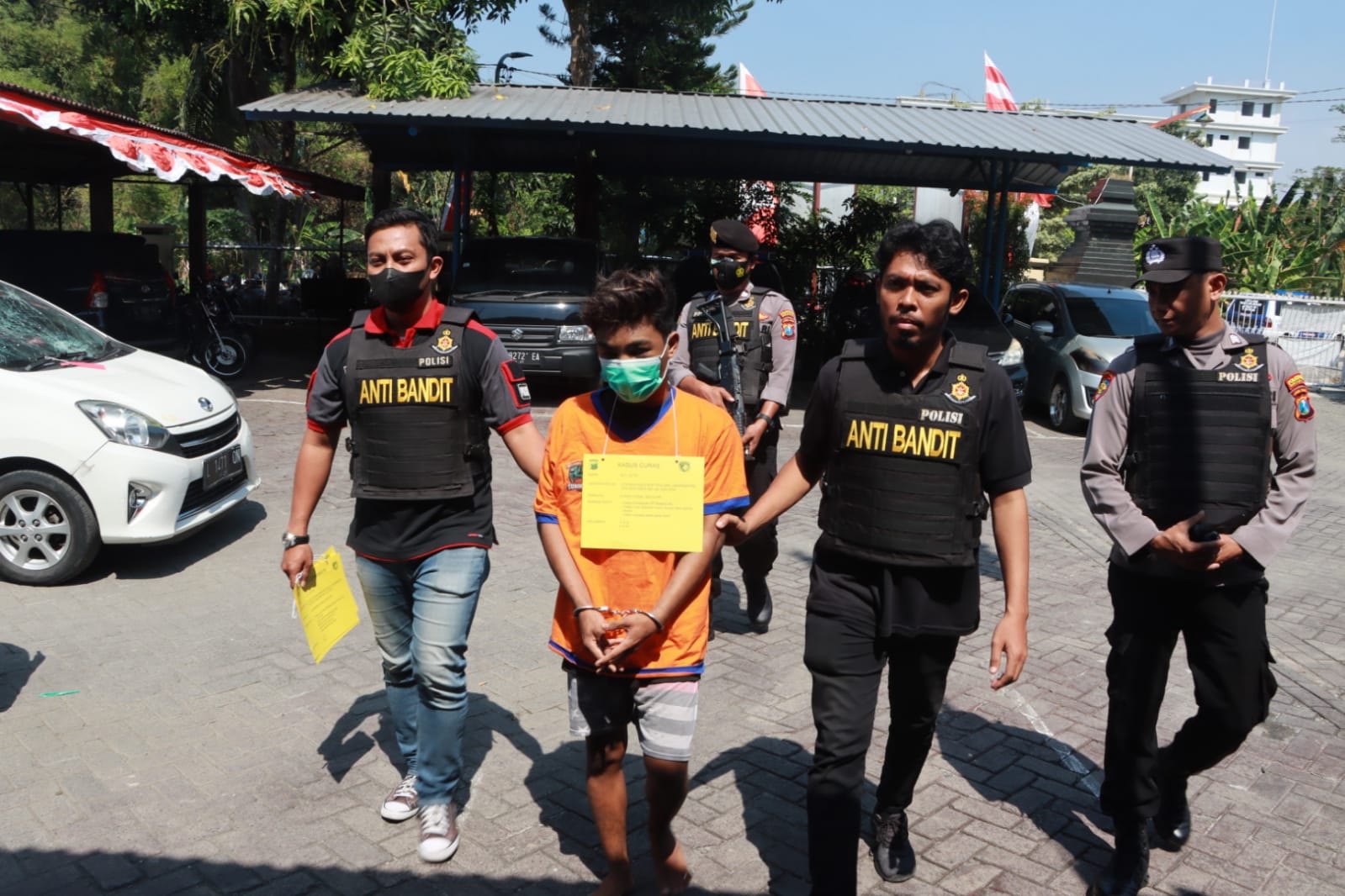 Begal di Citraland Surabaya Tertangkap Massa