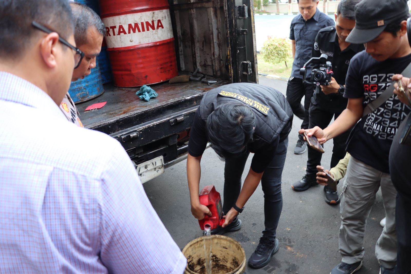 Sita 5 Ton Solar, Polisi Bongkar Penyalahgunaan BBM Bersubsidi di Banyuwangi