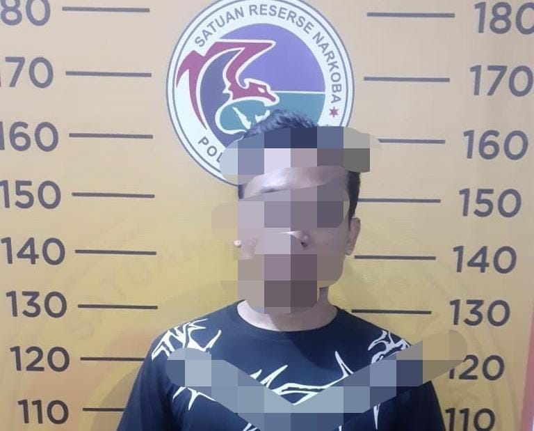 Pengedar Narkoba Ditangkap Saat Ambil Paket di Perusahaan Pengiriman Barang