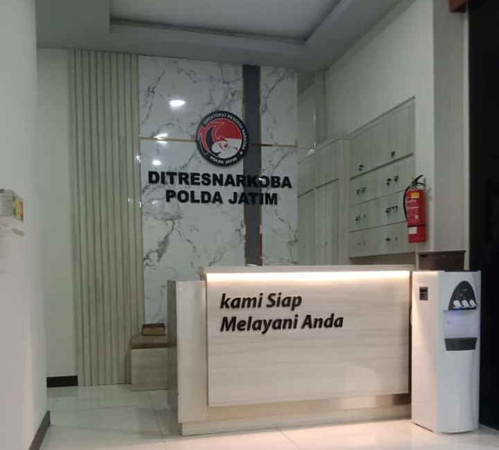 Melenggang Bebas Usai di Rehab, Direktorat Ditresnarkoba Polda Jatim Jadi Sorotan Publik