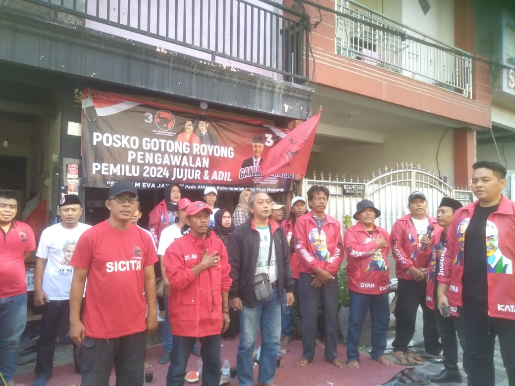 Peresmian posko Gotong Royong PDI Perjuangan di Sono Rejo 1 Surabaya