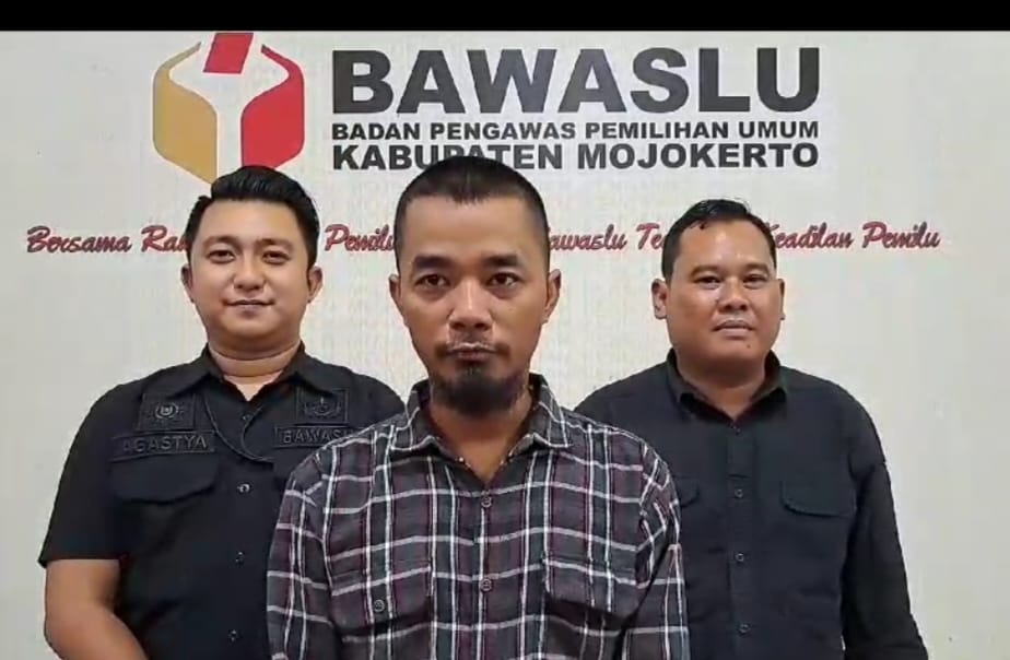 Bawaslu Mojokerto Himbau Pemasangan Baliho Yang Tidak Sesuai Aturan Segera di Turunkan