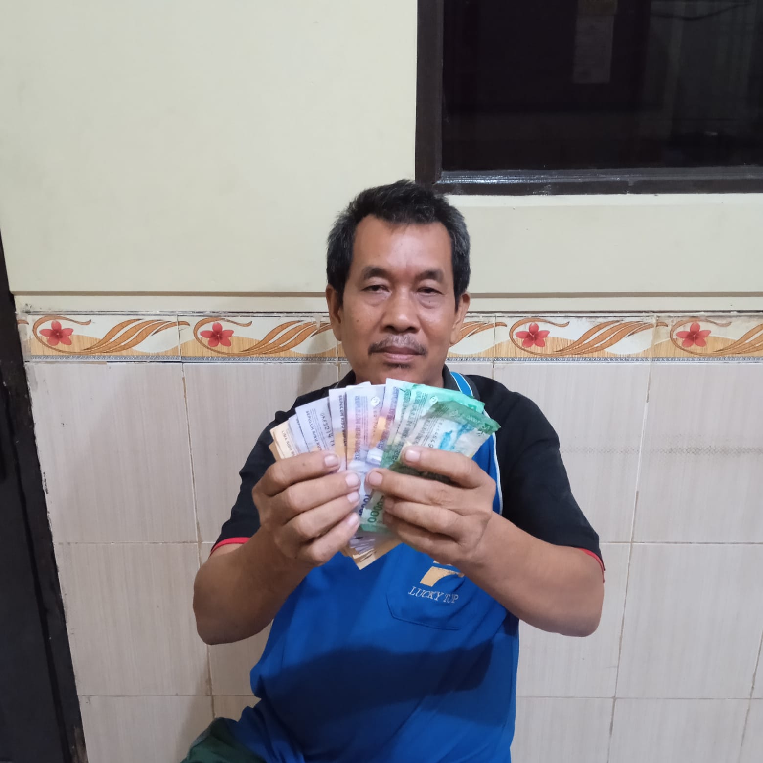 Jadi Pengepul Judi Togel, Pria Berusia 63 Tahun Mendekam Dalam Jeruji Polsek Menganti