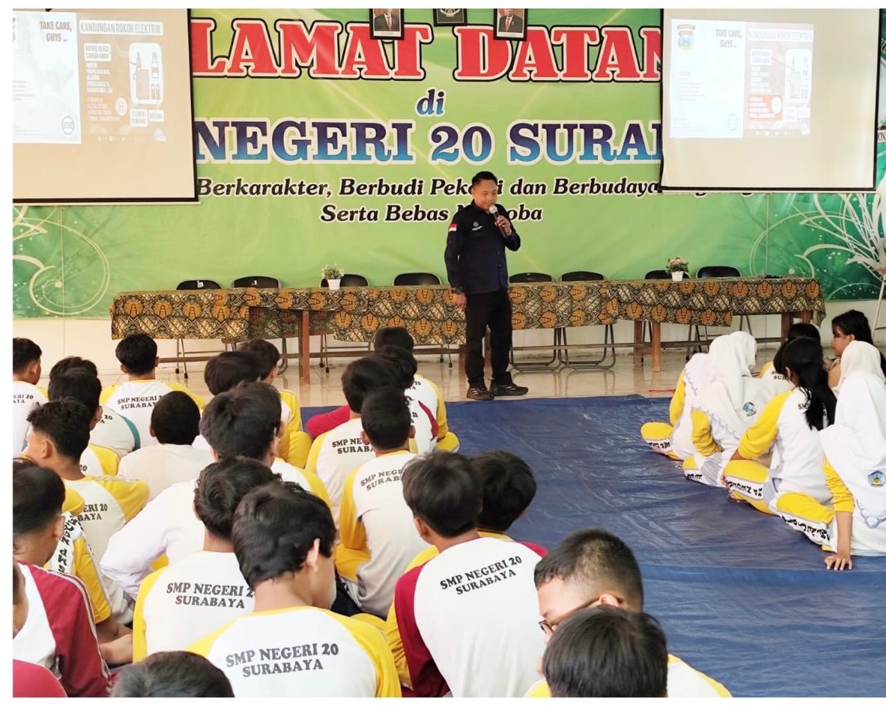 Gaman Semeru Indonesia Roadshow Sosialisasi P4GN di SMP Negeri 20 Surabaya