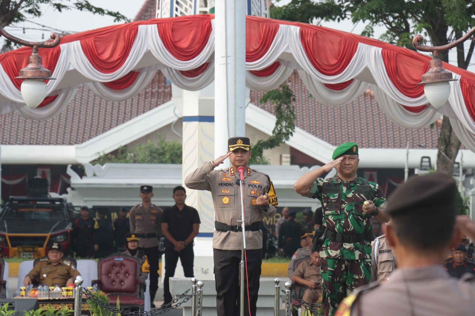 Polres Sampang Laksanakan Apel Gelar Pergeseran Pasukan Pengamanan TPS Pilkada Serentak 2024