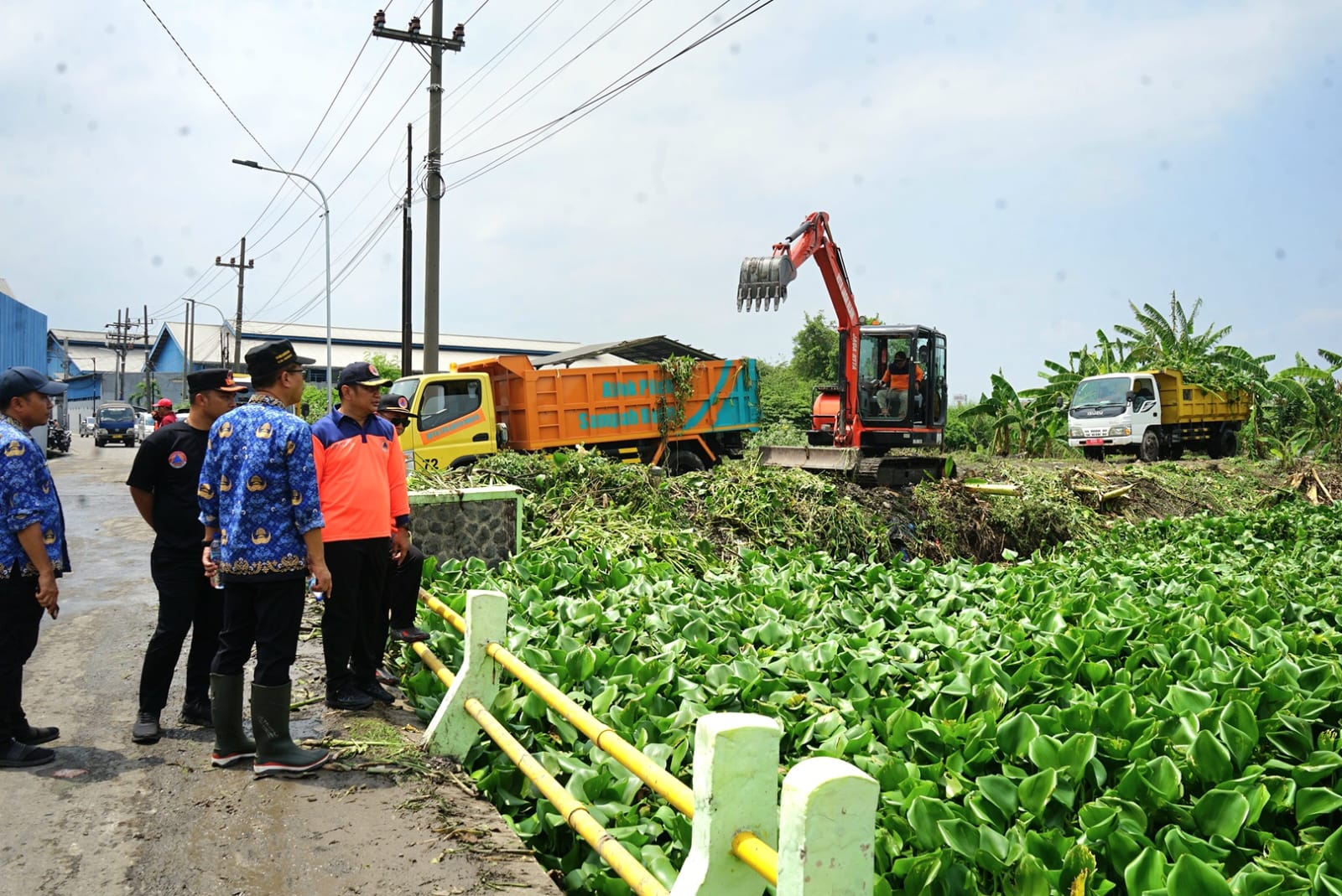 Respon Cepat Banjir, BPBD Jatim Gandeng Pemkab Bersih-Bersih Kali Buntung Sidoarjo