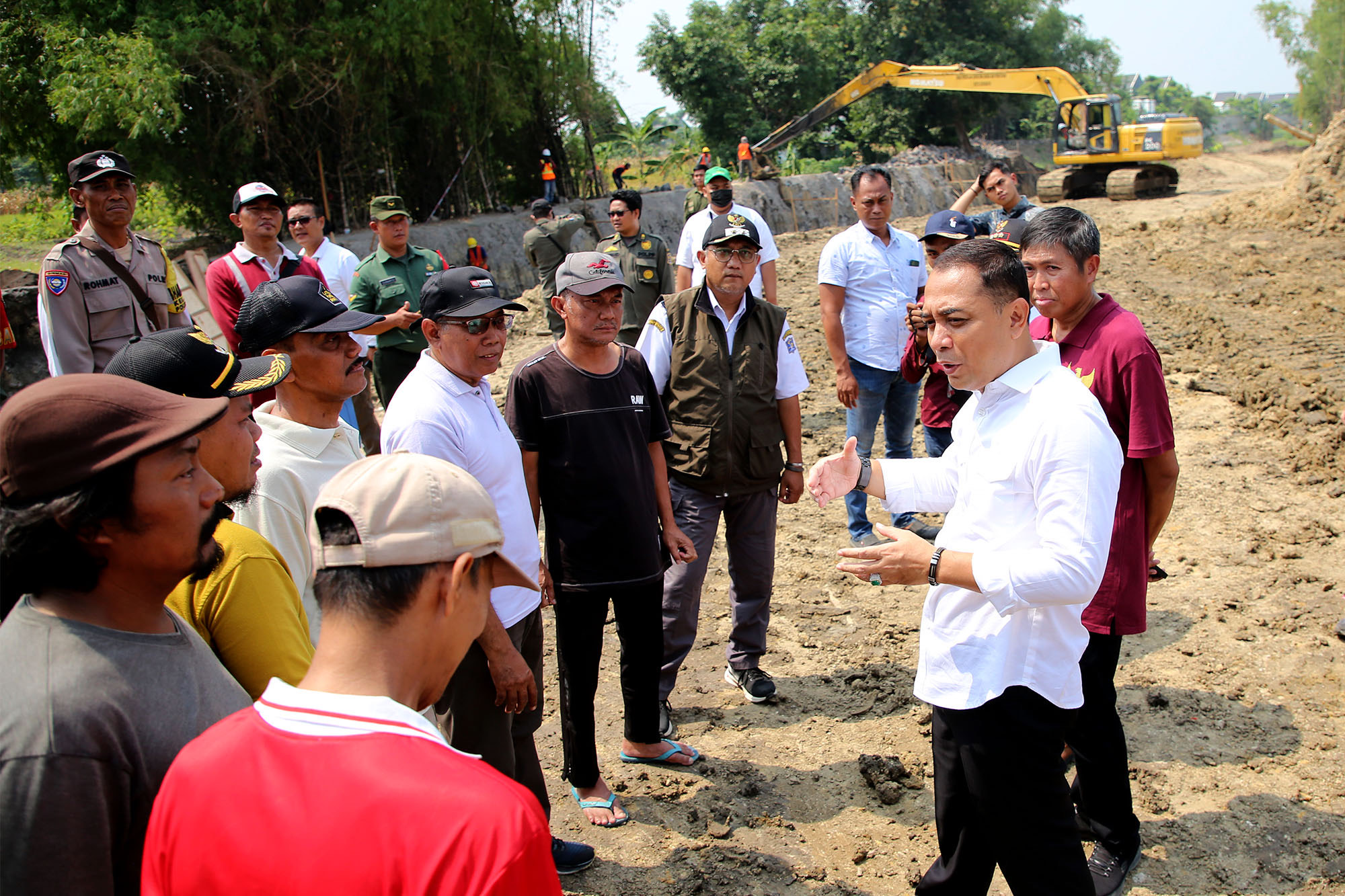 Wali Kota Eri Cahyadi Sebut Proyek Penangan Banjir Surabaya Terus Berlanjut hingga 2026