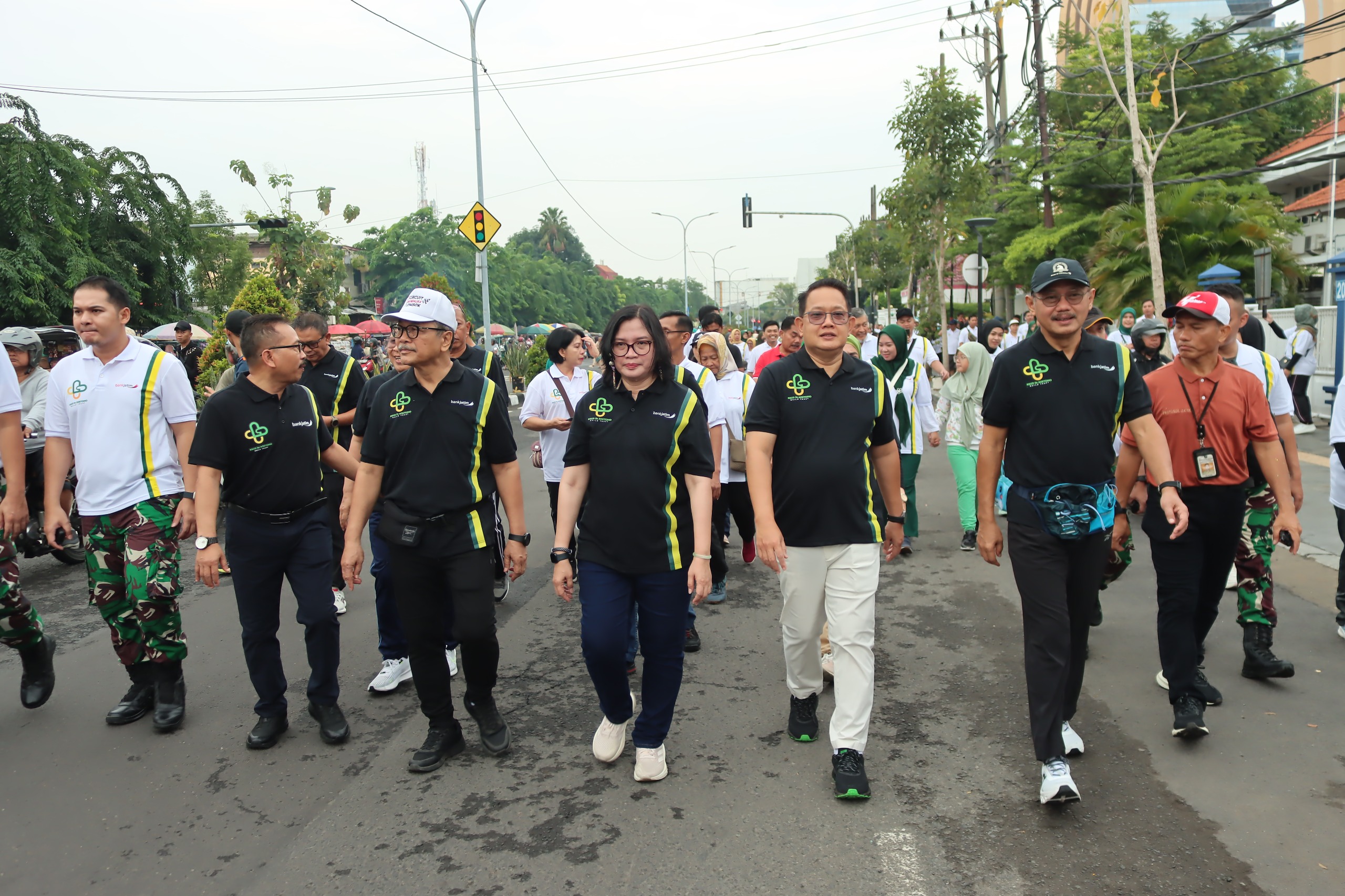 Peringati HUT ke-86, RSUD Dr. Soetomo Gelar FunWalk Bersama 3.000 Karyawan