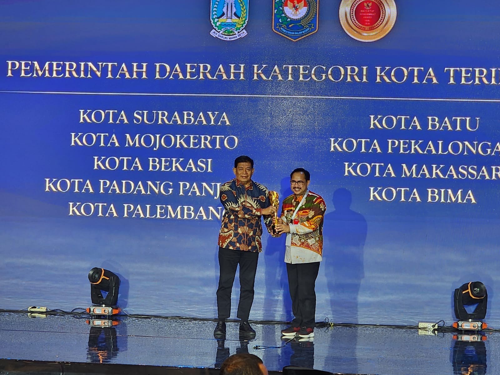 Pemkot Surabaya Raih Peringkat Pertama Kota Terinovatif di Ajang Innovative Government Award 2024