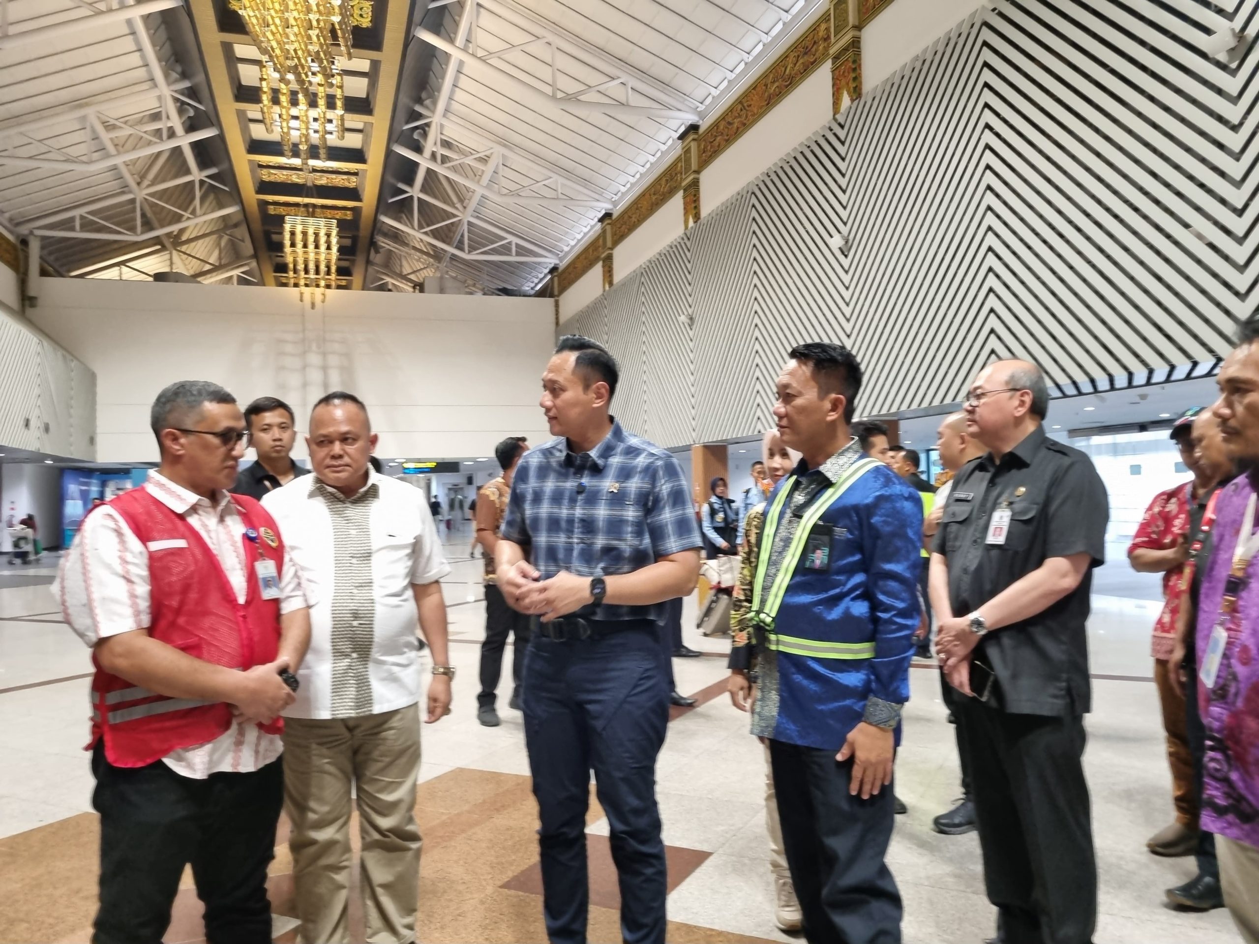 Pastikan Persiapan Nataru dan Layanan Transportasi Udara Menko AHY Bersama Forkopimda Jatim Sidak Bandara Junda