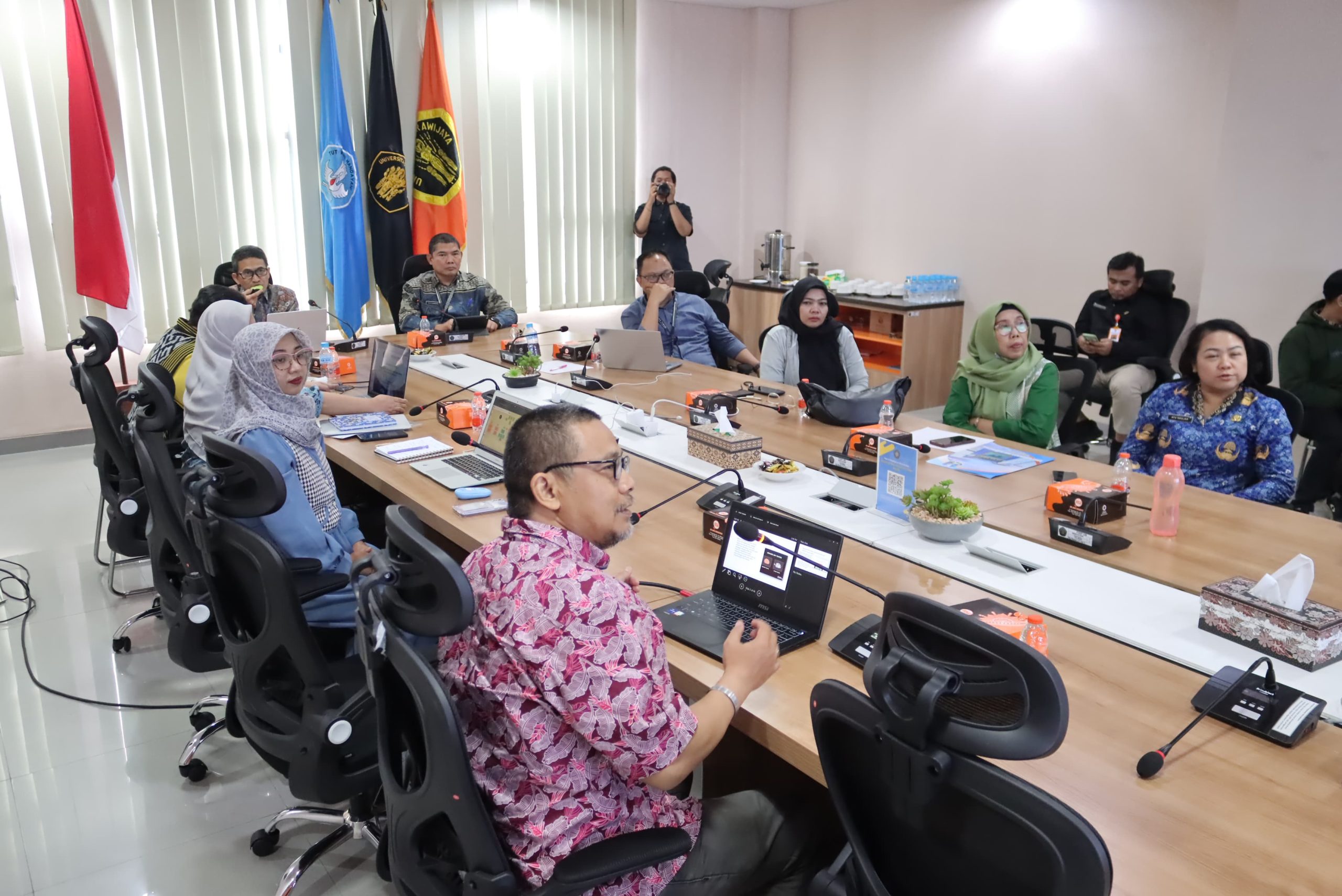 Diskominfo Jatim Gandeng FISIP UB Bahas Strategi Komunikasi di Era Digital