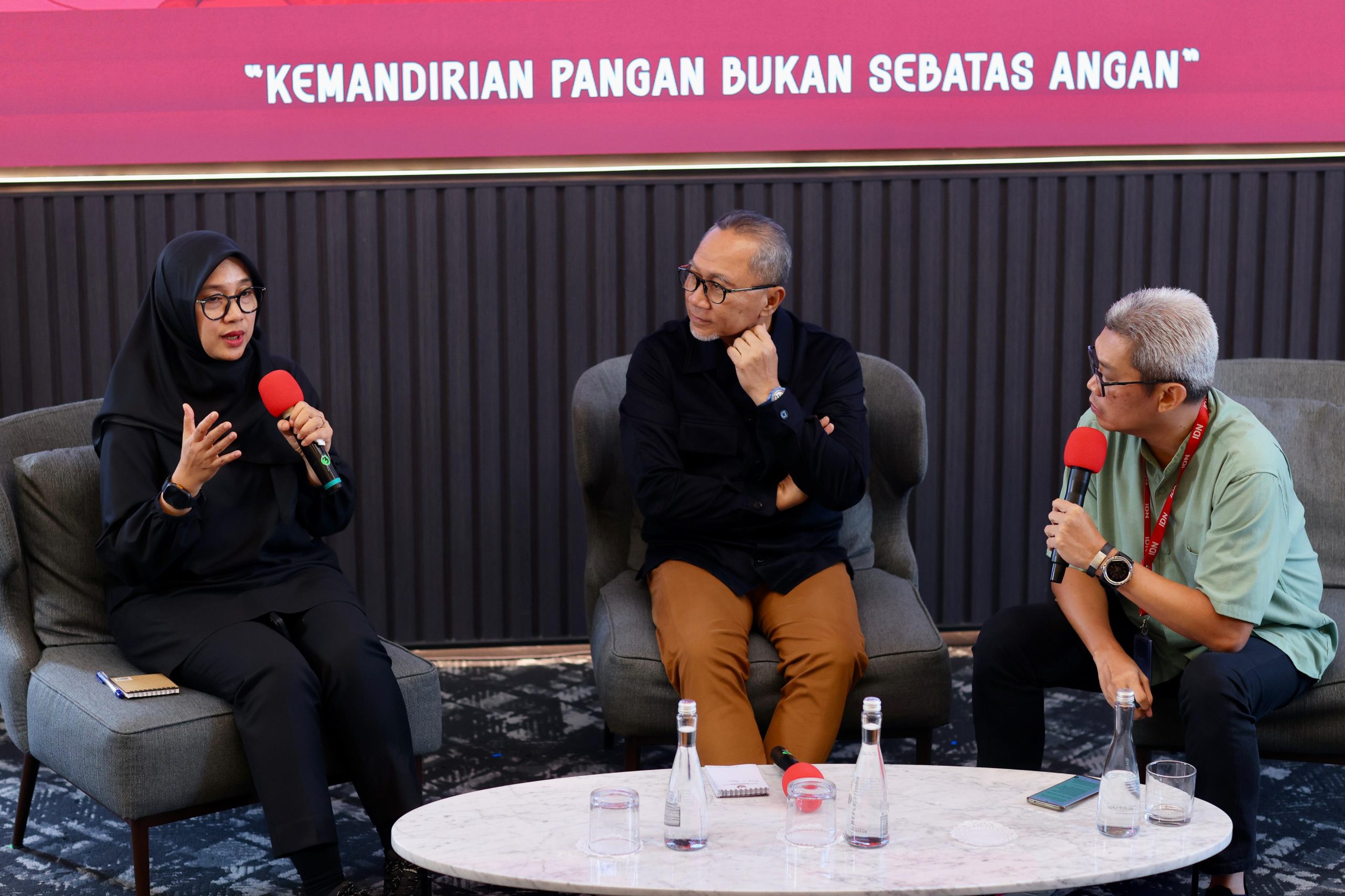 Bahas Ketahanan Pangan Bareng Menko Zulhas, Bupati Banyuwangi Sebut Pentingnya Regenerasi Sektor Pertanian