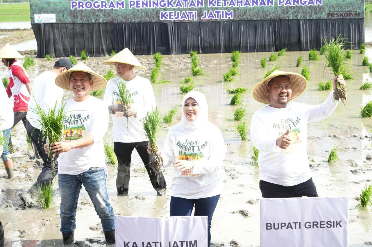 Melalui Jaksa Sahabat Tani, Kejati Jatim Dukung Program Asta Cita Presiden