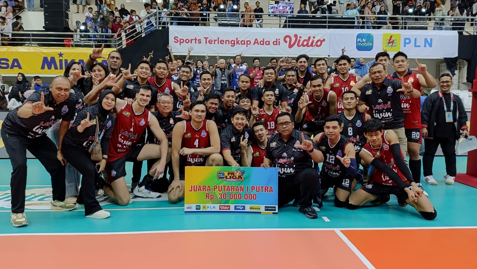 PLN Mobile Proliga 2025 : Jakarta LaVani Livin’ Transmedia Raih Gelar Juara Putaran Pertama